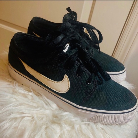 Nike Other - NIKE SHOES